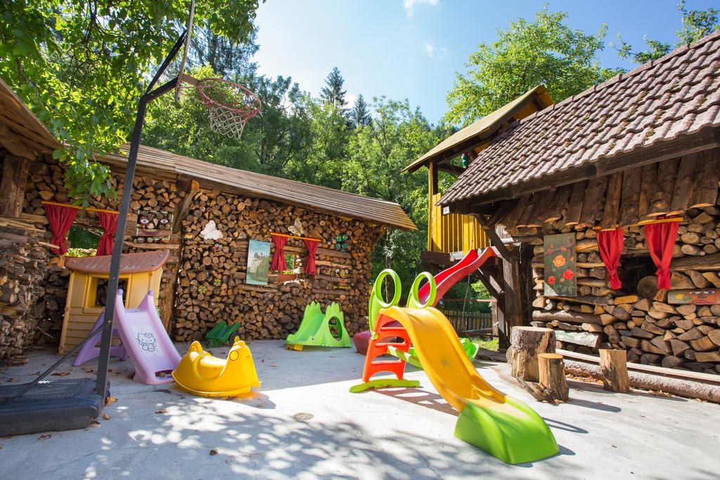 Guest House Gostisce Gacnk V Logu Cerkno Exteriér fotografie